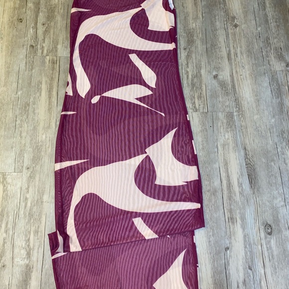 Matte Collection. Cover up. New. Size Large - Picture 2 of 2